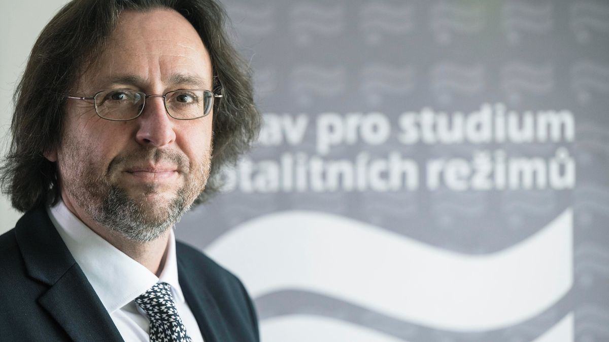 Ladislav Kudrna bude nadále ředitelem ÚSTR